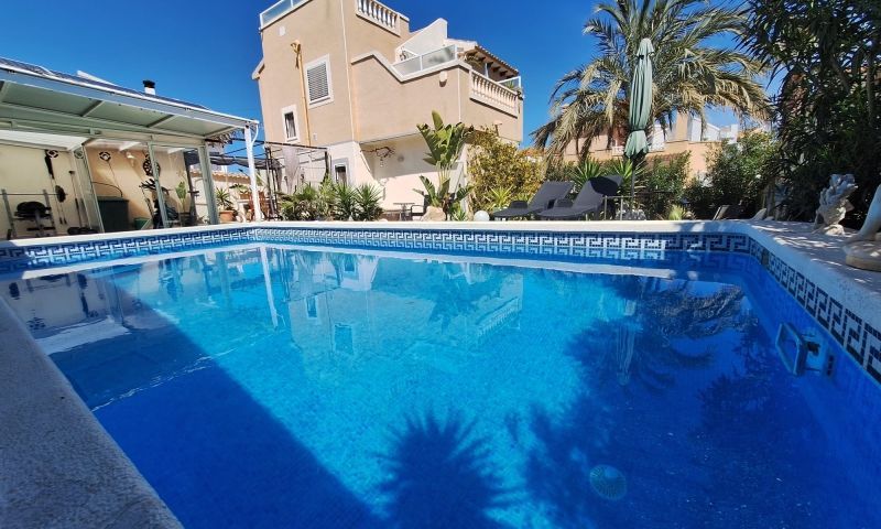 3-Bedroom Villa in San Miguel de Salinas - Image 11