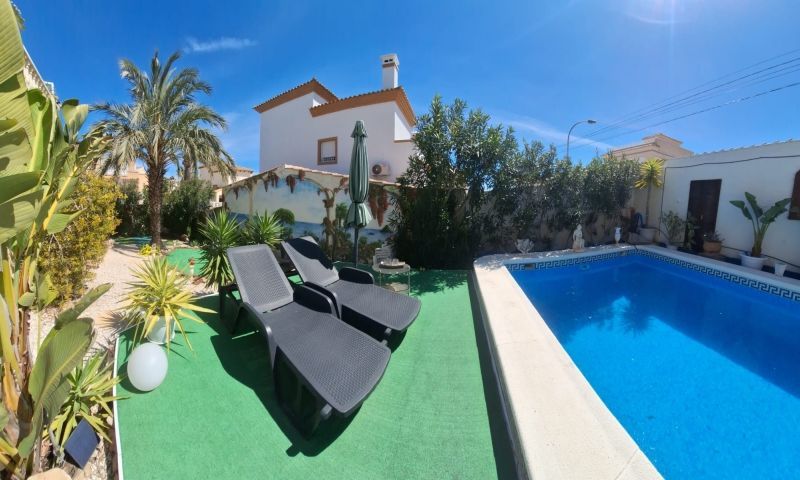 3-Bedroom Villa in San Miguel de Salinas - Image 12