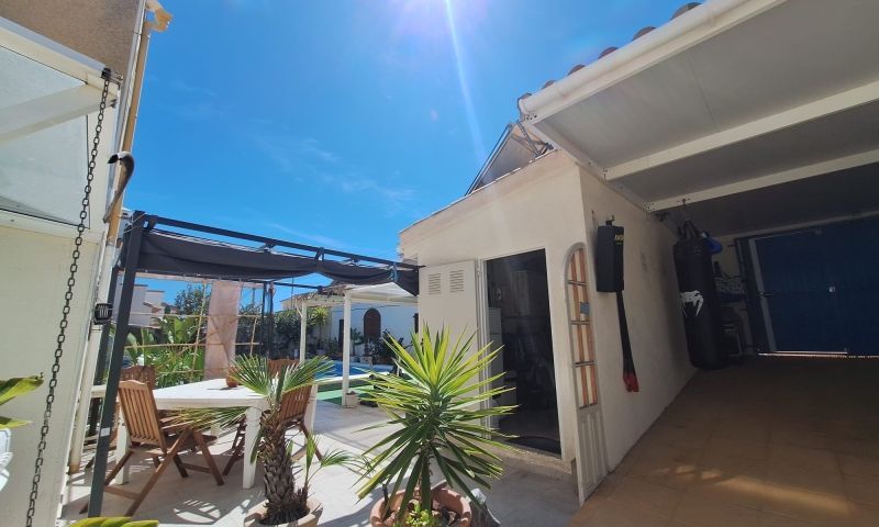 3-Bedroom Villa in San Miguel de Salinas - Image 6
