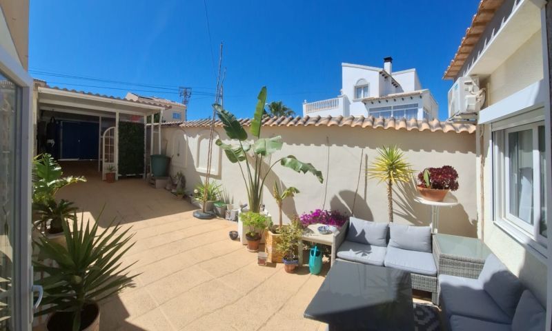 3-Bedroom Villa in San Miguel de Salinas - Image 9