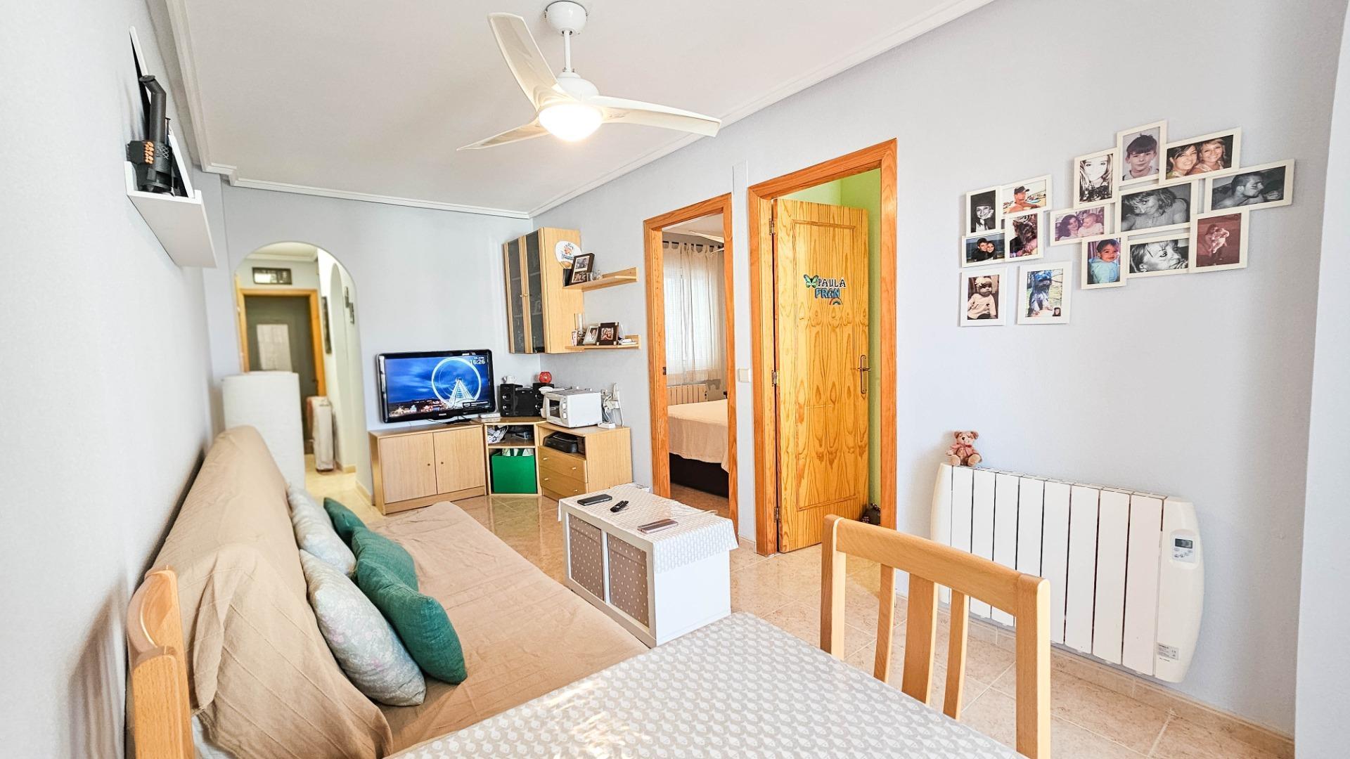 2-Bedroom Apartment in Torrevieja - Image 1