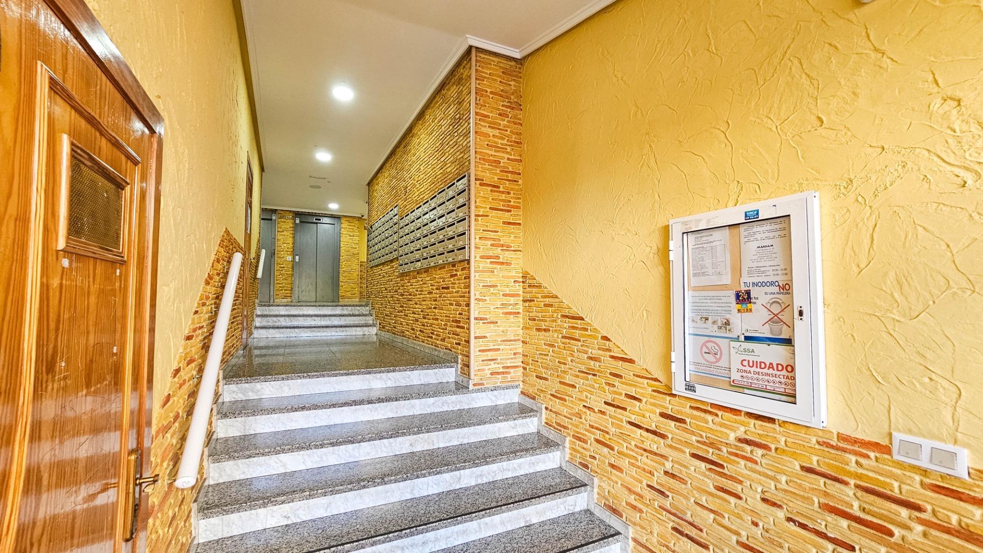 2-Bedroom Apartment in Torrevieja - Image 19