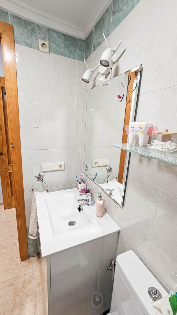 2-Bedroom Apartment in Torrevieja - Image 9