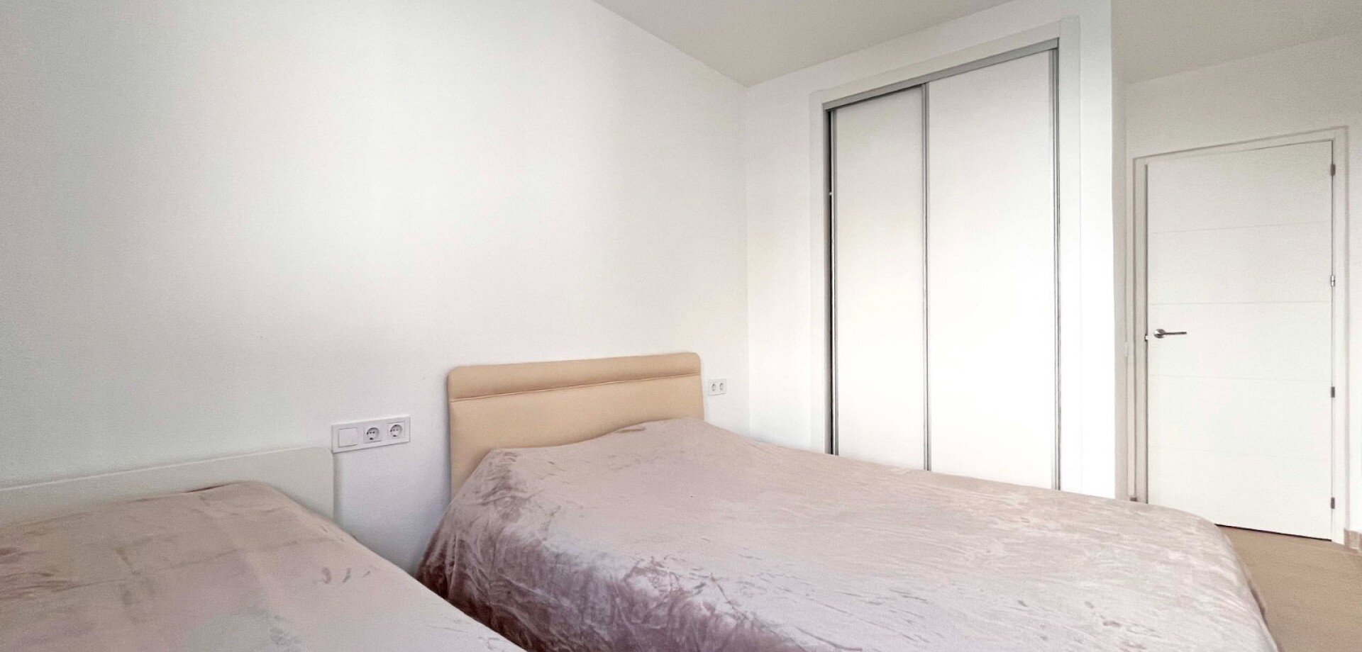 2-Bedroom Bungalow in La Chismosa, Orihuela Costa - Image 11