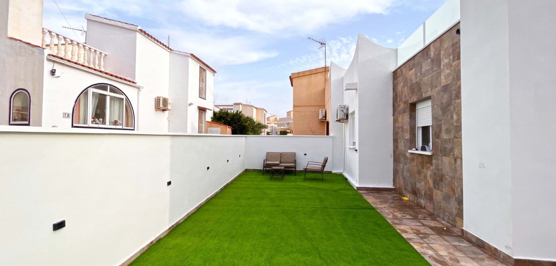 2-Bedroom Bungalow in La Chismosa, Orihuela Costa - Image 12