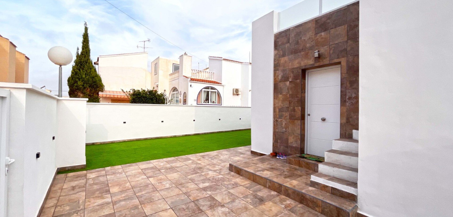 2-Bedroom Bungalow in La Chismosa, Orihuela Costa - Image 8