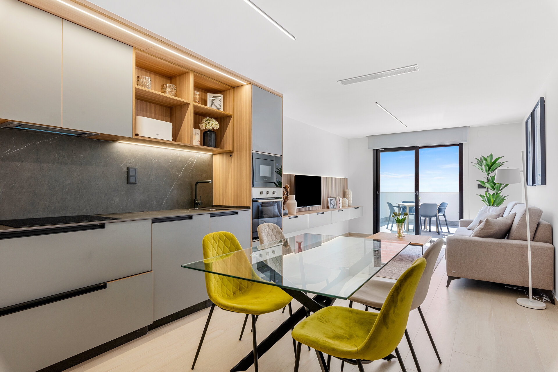 2-Bedroom Penthouse Apartment in Guardamar del Segura - Image 20