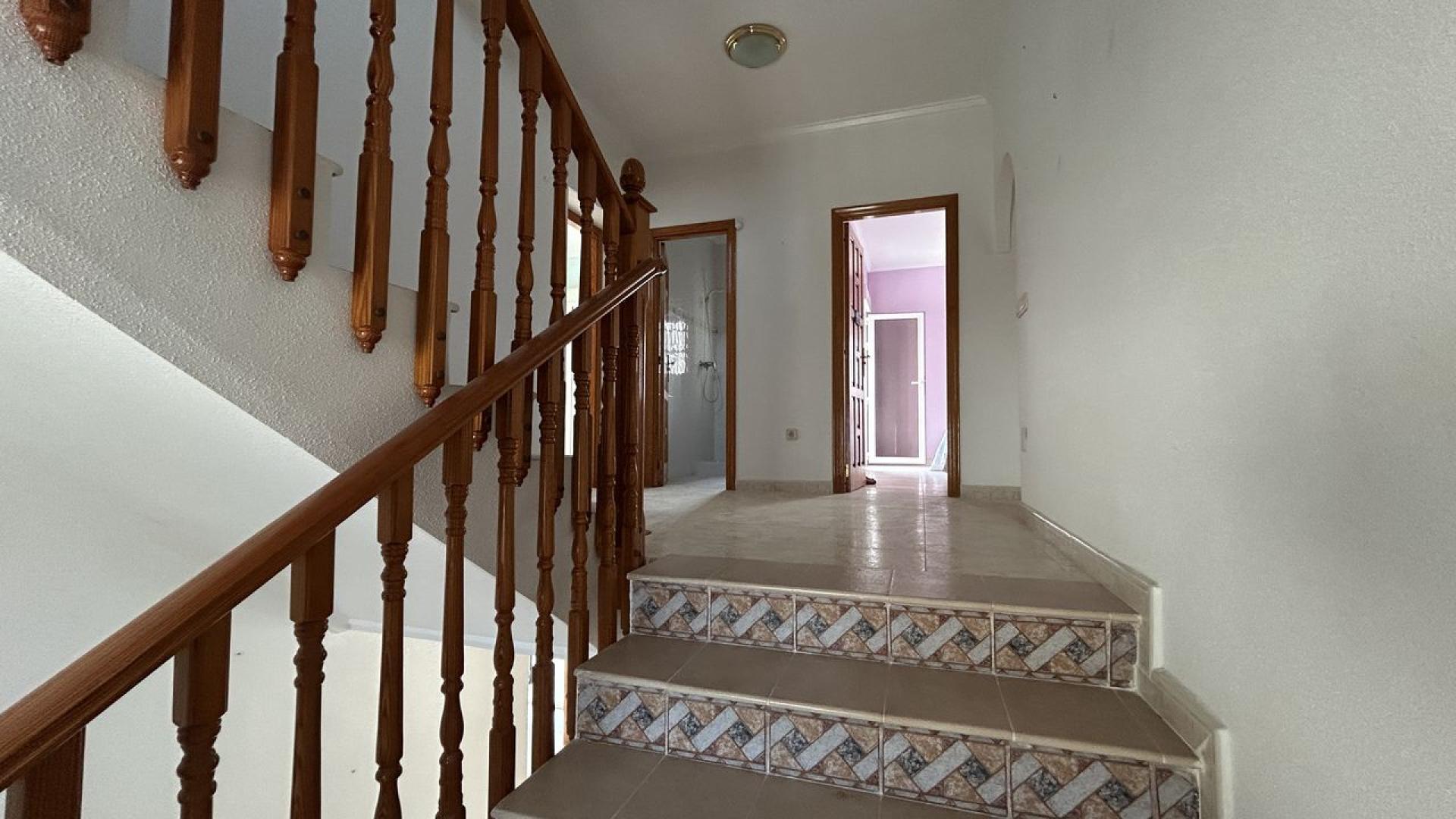 5-Bedroom Villa in Rojales - Image 40