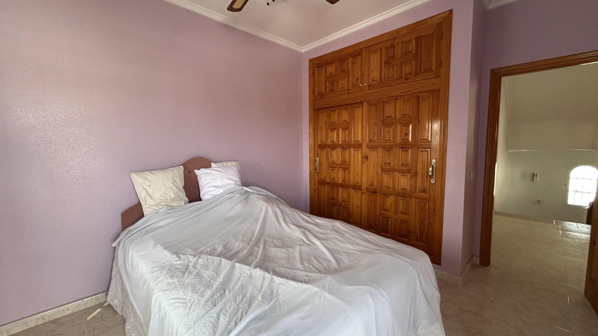 5-Bedroom Villa in Rojales - Image 42