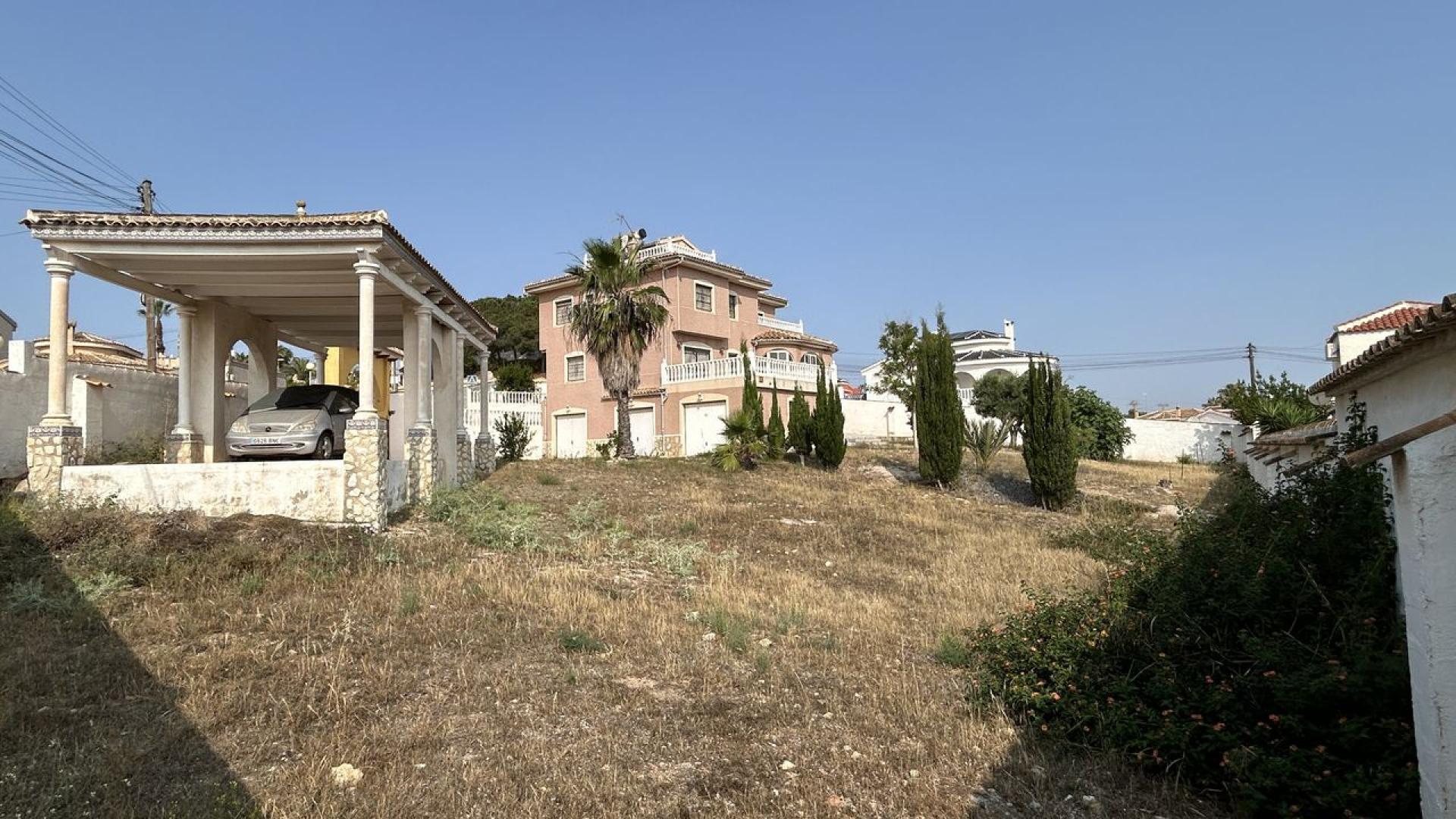 5-Bedroom Villa in Rojales - Image 9