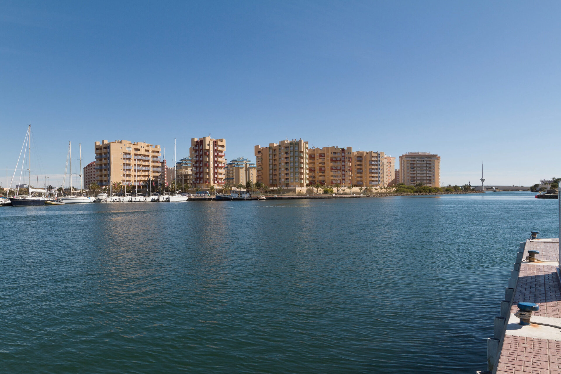 3-Bedroom Apartment in Murcia - Image 4