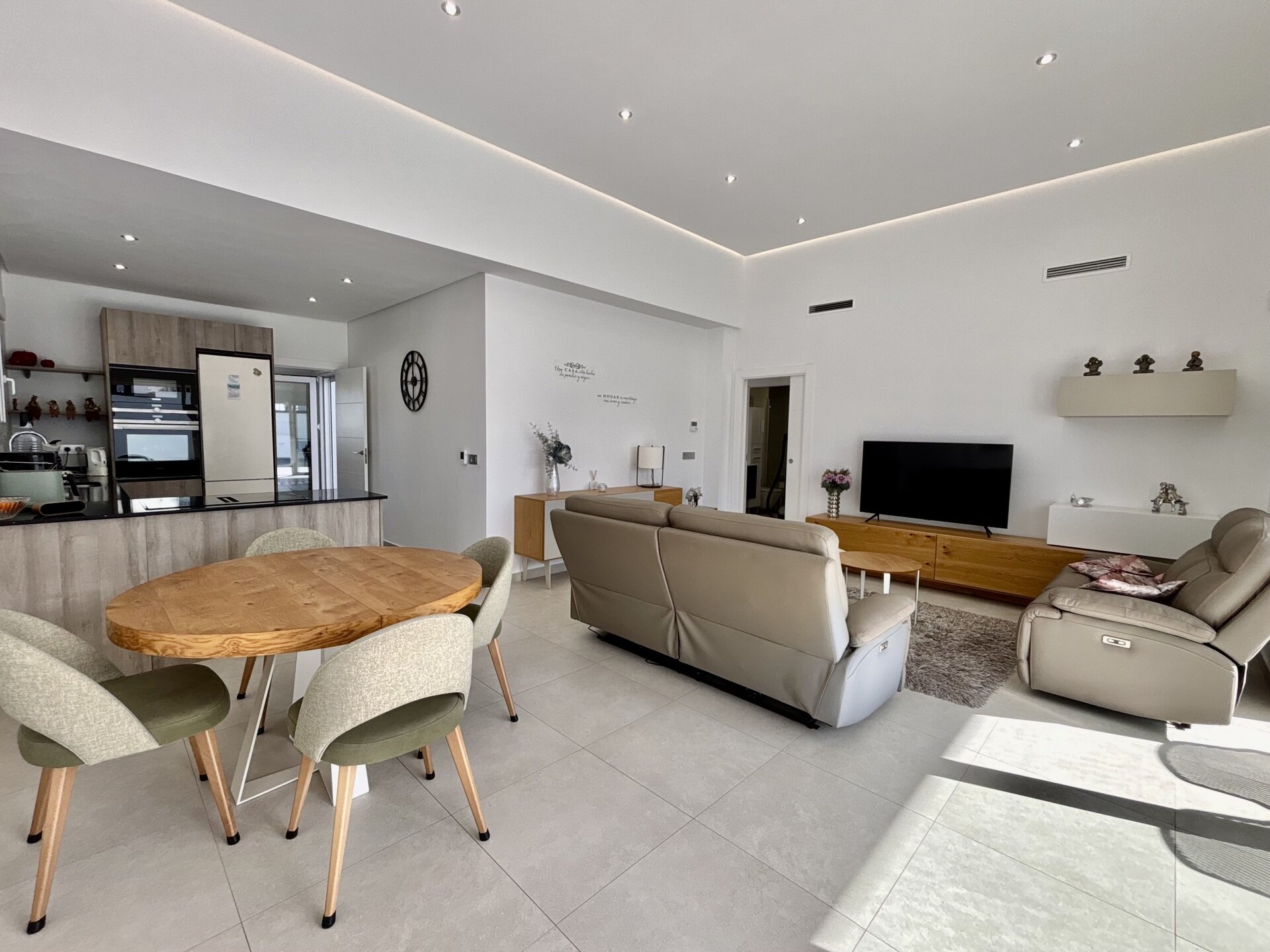 3-Bedroom Detached House in Benijófar - Image 14