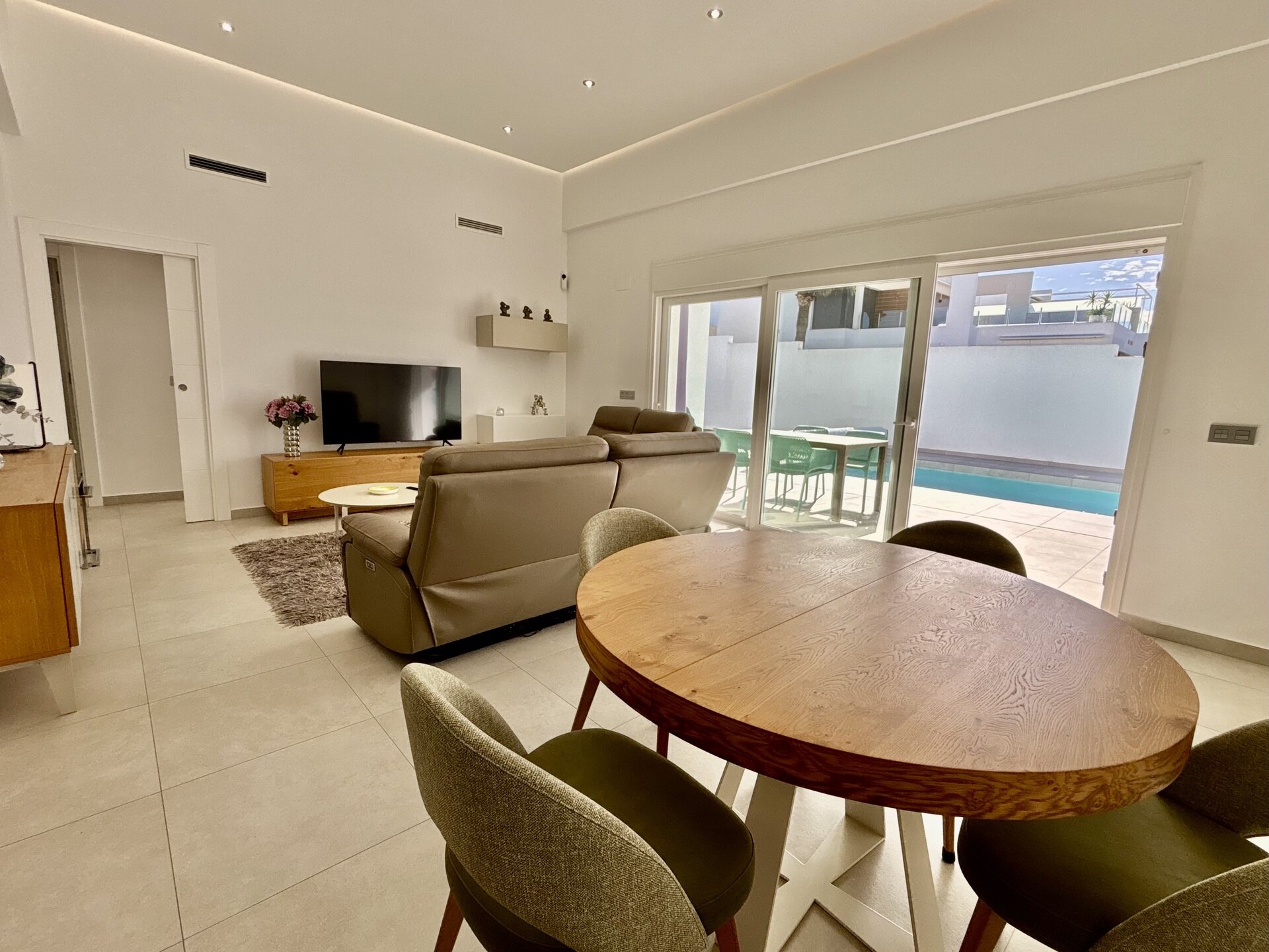 3-Bedroom Detached House in Benijófar - Image 15