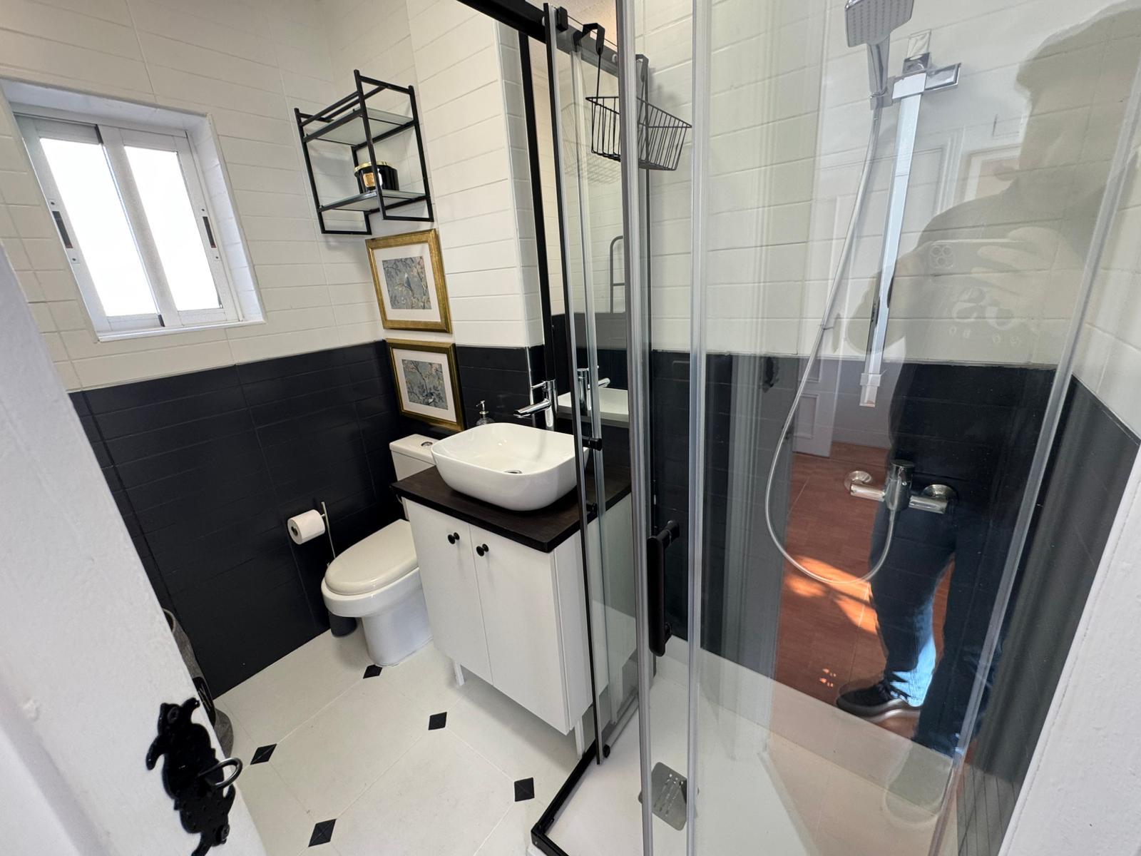 2-Bedroom Bungalow in Torrevieja - Image 10