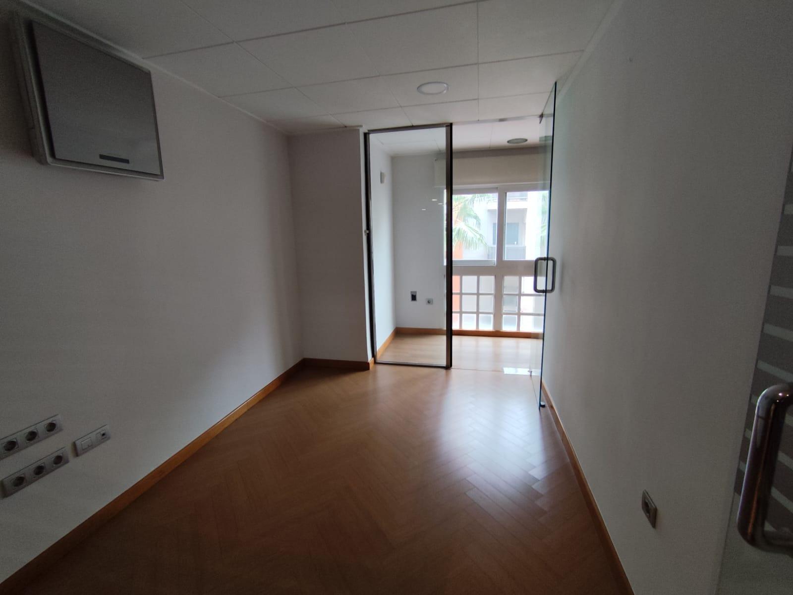 7-Bedroom Apartment in Torrevieja, Torrevieja - Image 10