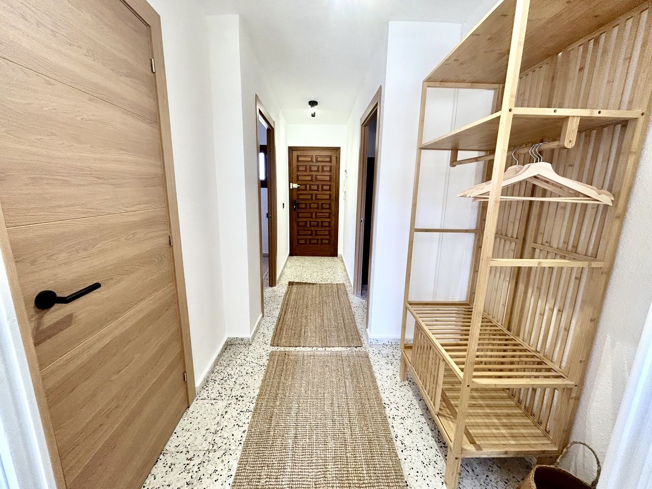 2-Bedroom Apartment in Pueblo, Guardamar del Segura - Image 12