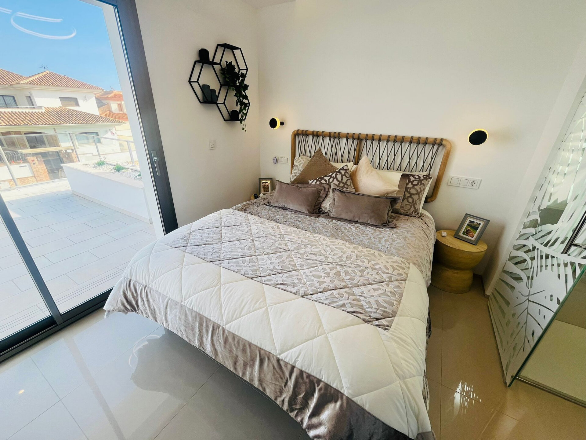 3-Bedroom Villa in Playa del Espejo, Los Alcázares - Image 14