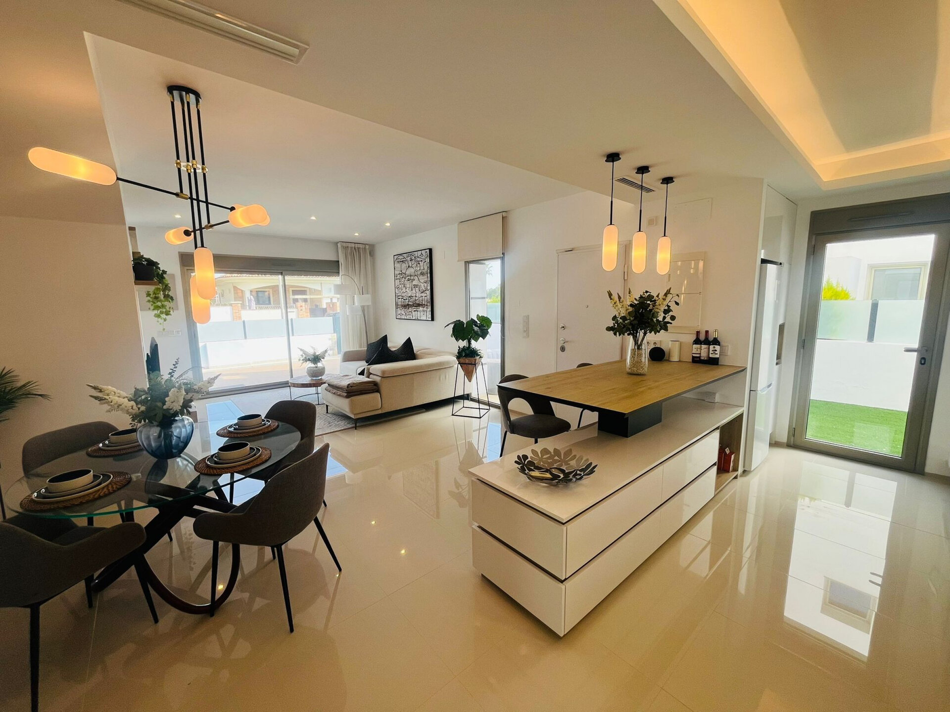 3-Bedroom Villa in Playa del Espejo, Los Alcázares - Image 7