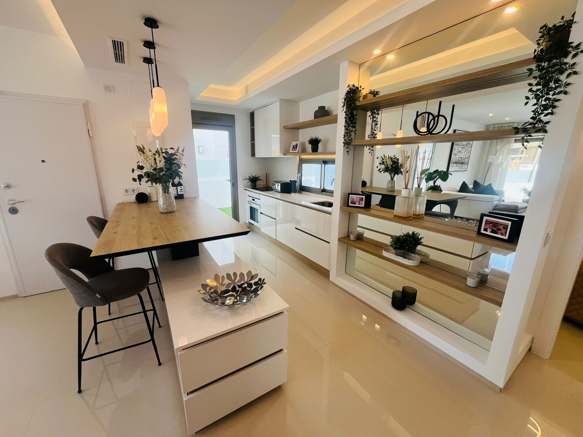 3-Bedroom Villa in Playa del Espejo, Los Alcázares - Image 8