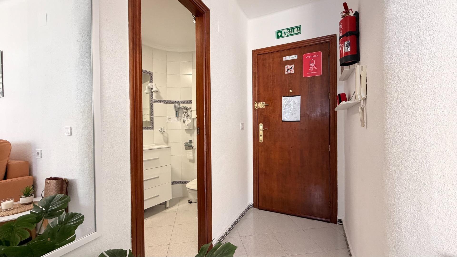 1-Bedroom Apartment in Habaneras, Torrevieja - Image 13