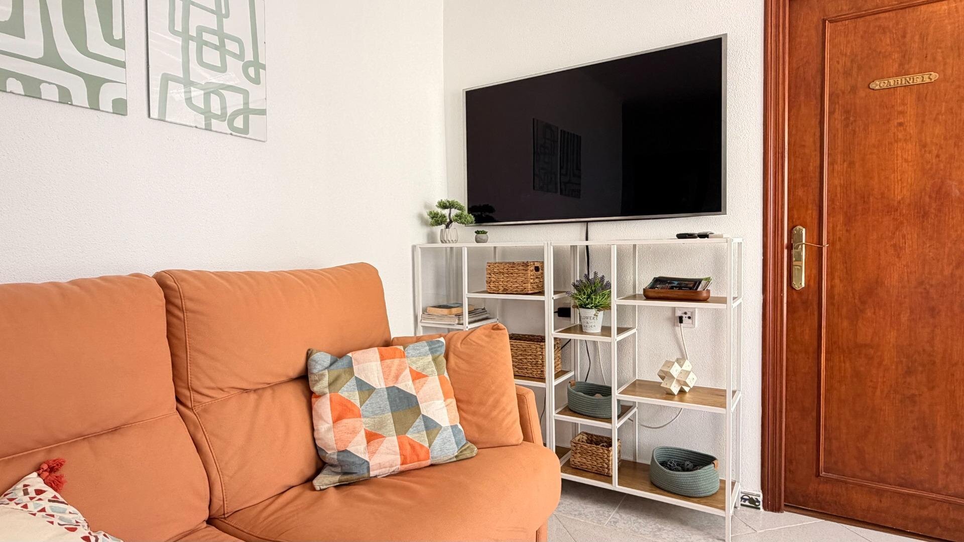1-Bedroom Apartment in Habaneras, Torrevieja - Image 2