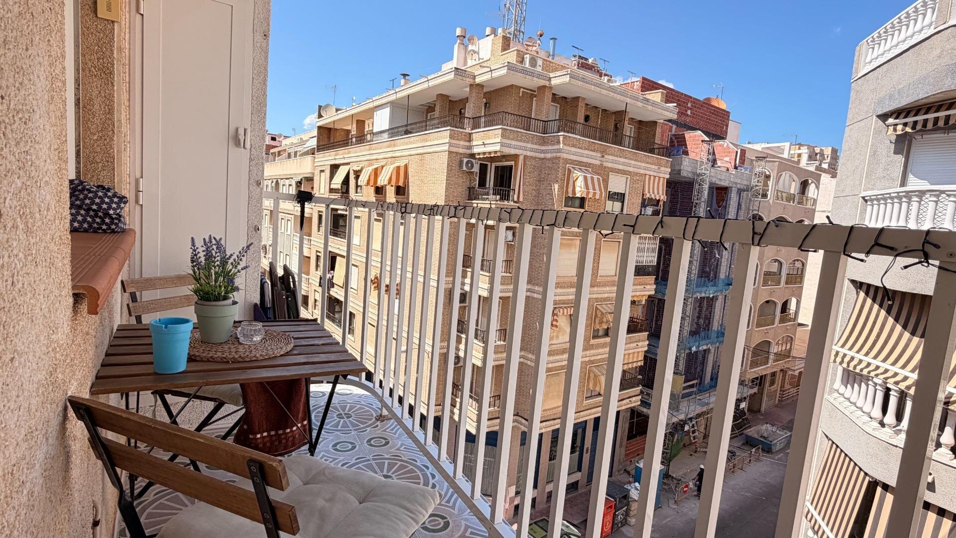 1-Bedroom Apartment in Habaneras, Torrevieja - Image 3