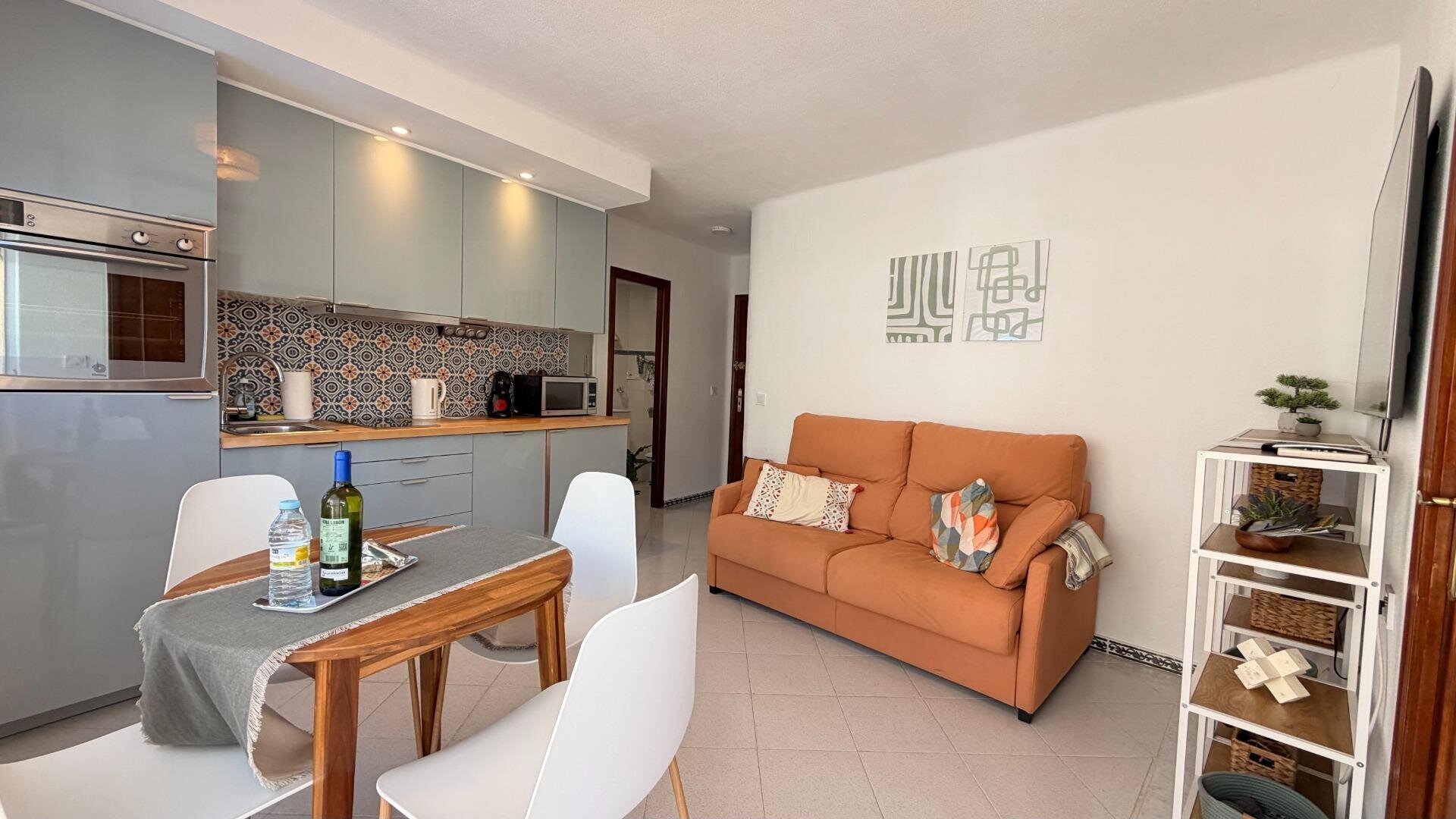 1-Bedroom Apartment in Habaneras, Torrevieja - Image 4