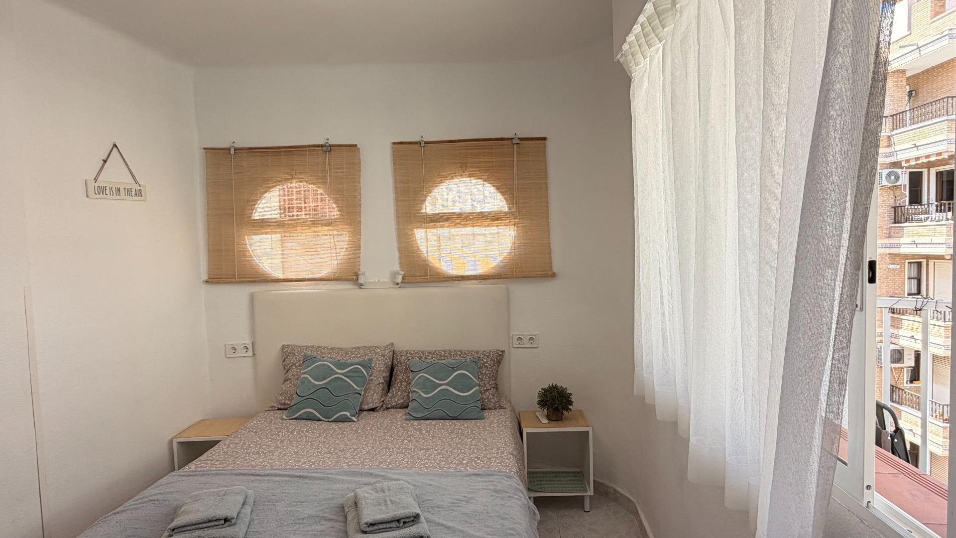1-Bedroom Apartment in Habaneras, Torrevieja - Image 8