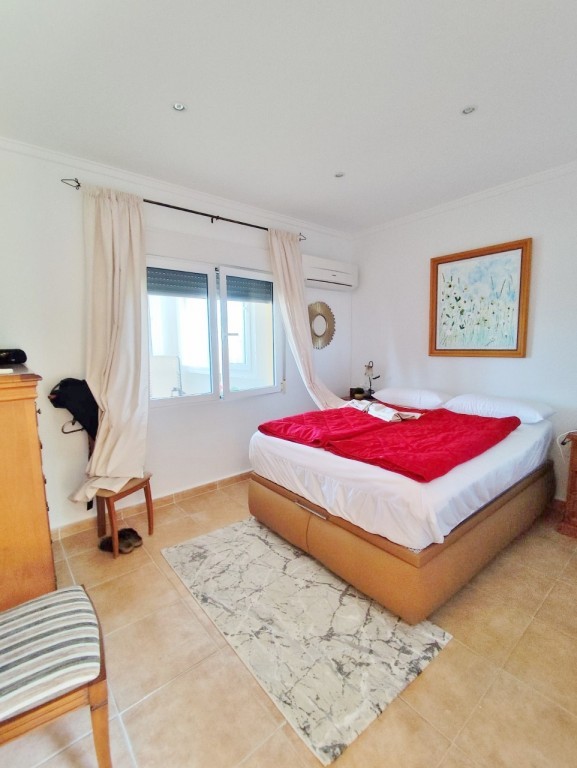 4-Bedroom Villa in Pueblo, San Miguel de Salinas - Image 13