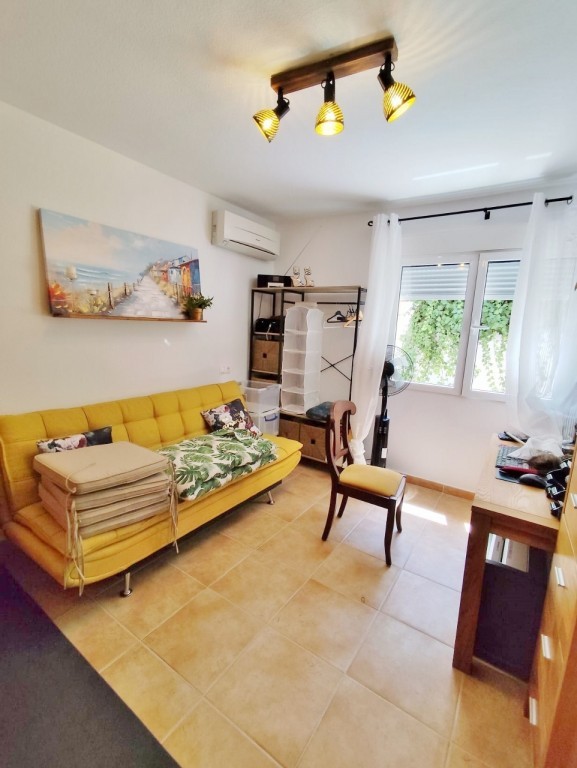 4-Bedroom Villa in Pueblo, San Miguel de Salinas - Image 16