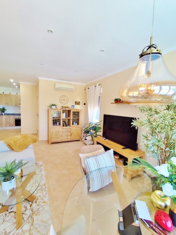 4-Bedroom Villa in Pueblo, San Miguel de Salinas - Image 34