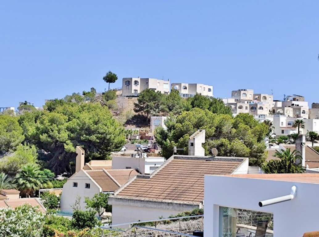 4-Bedroom Villa in Pueblo, San Miguel de Salinas - Image 38