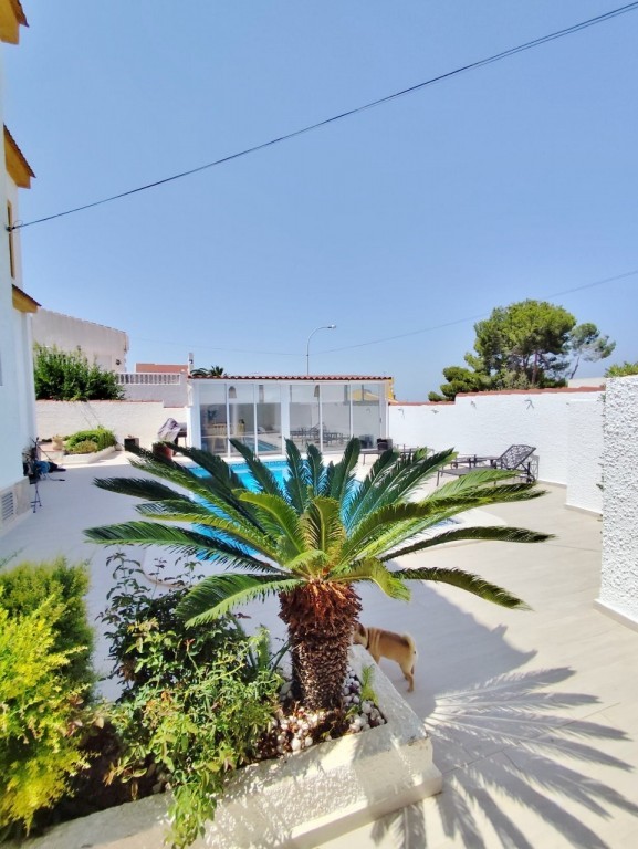 4-Bedroom Villa in Pueblo, San Miguel de Salinas - Image 43