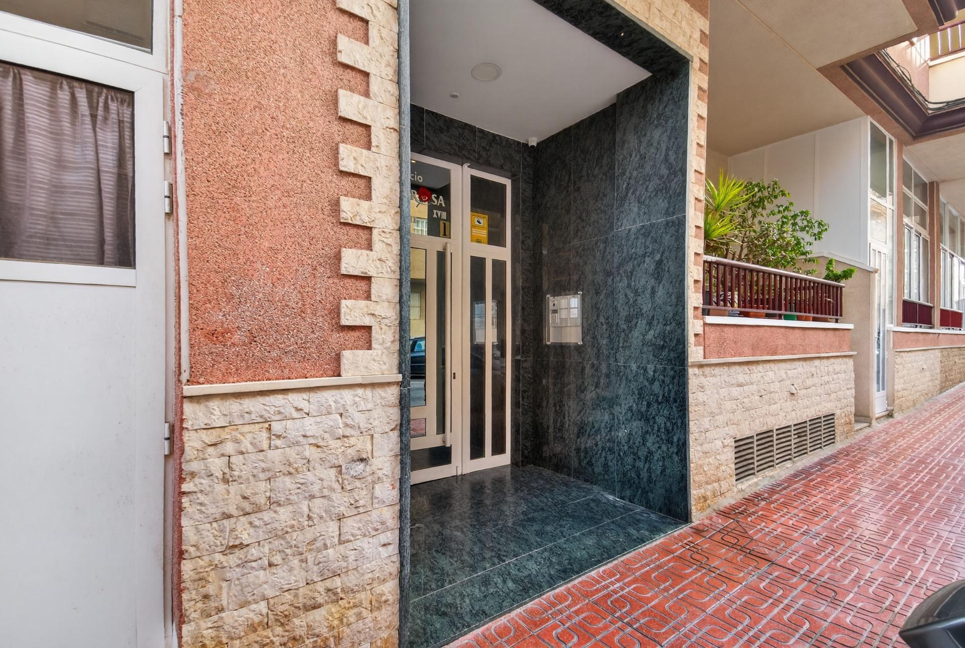 2-Bedroom Apartment in Parque de las Naciones, Torrevieja - Image 19