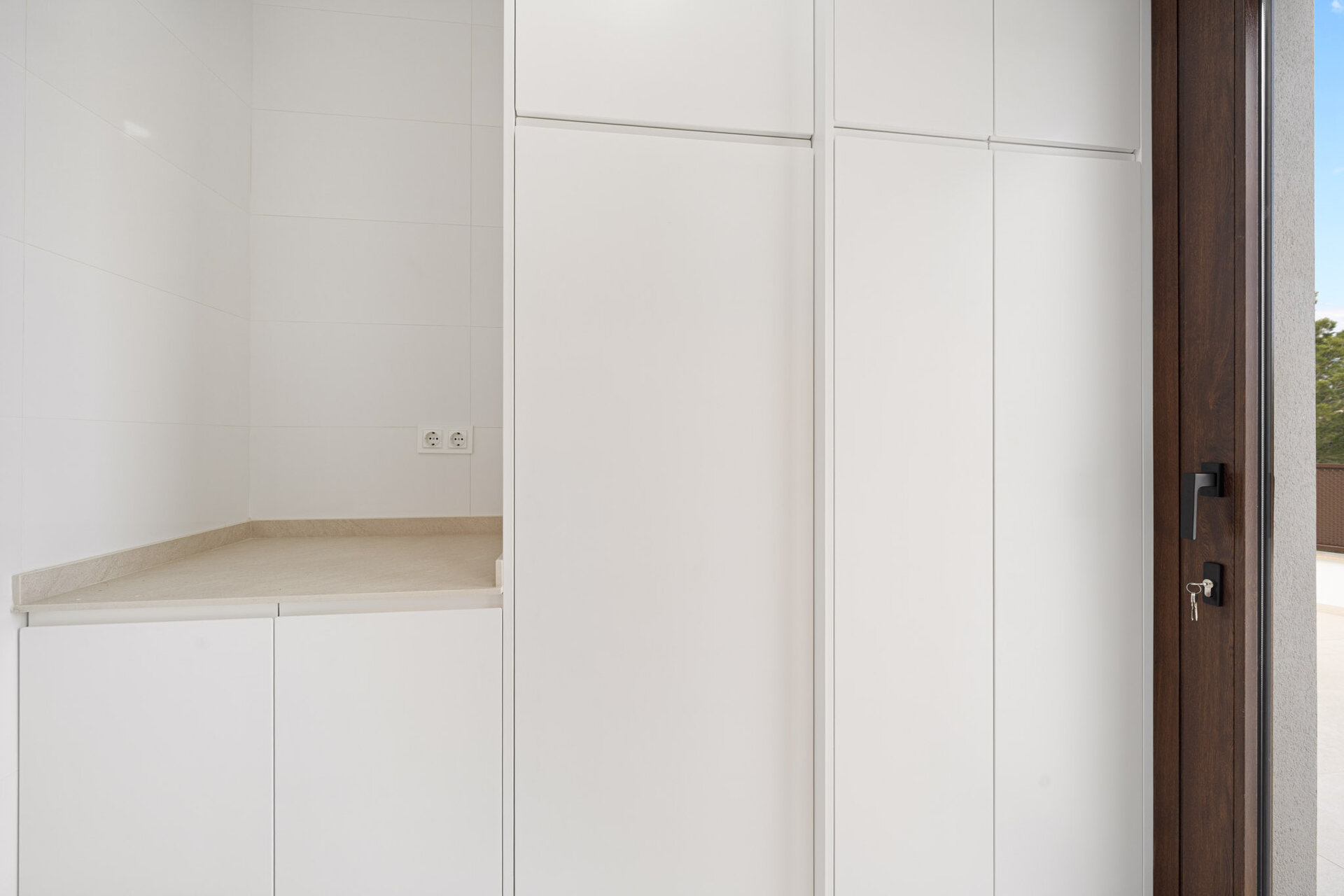 3-Bedroom Detached House in Polop - Image 8