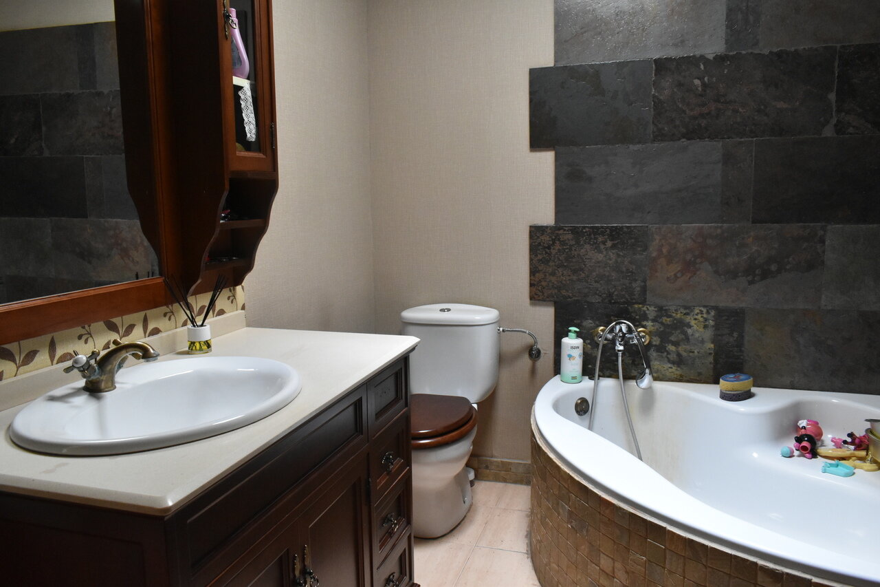 3-Bedroom Villa in Algorfa - Image 20