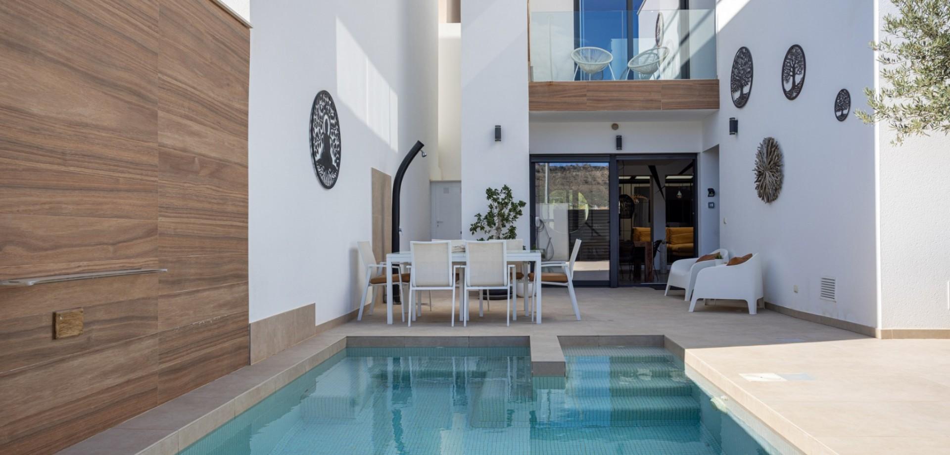 3-Bedroom House in Pueblo 4, Benijofar - Image 6