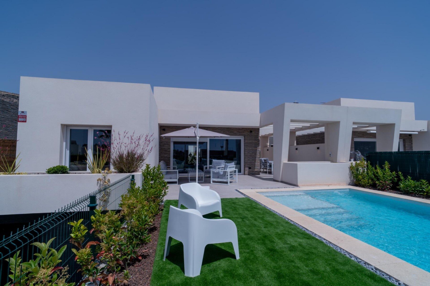 3-Bedroom Villa in Algorfa - Image 2