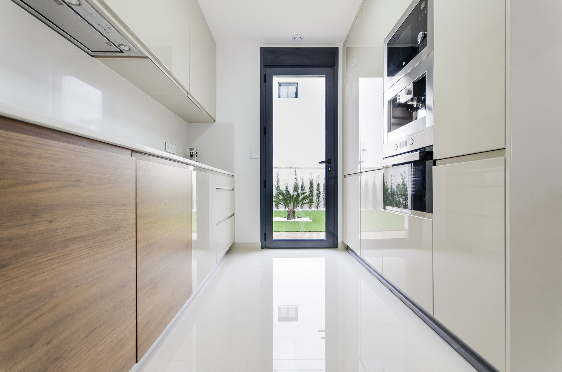 4-Bedroom Villa in San Miguel de Salinas - Image 9