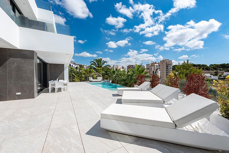 4-Bedroom Villa in Calpe - Image 6