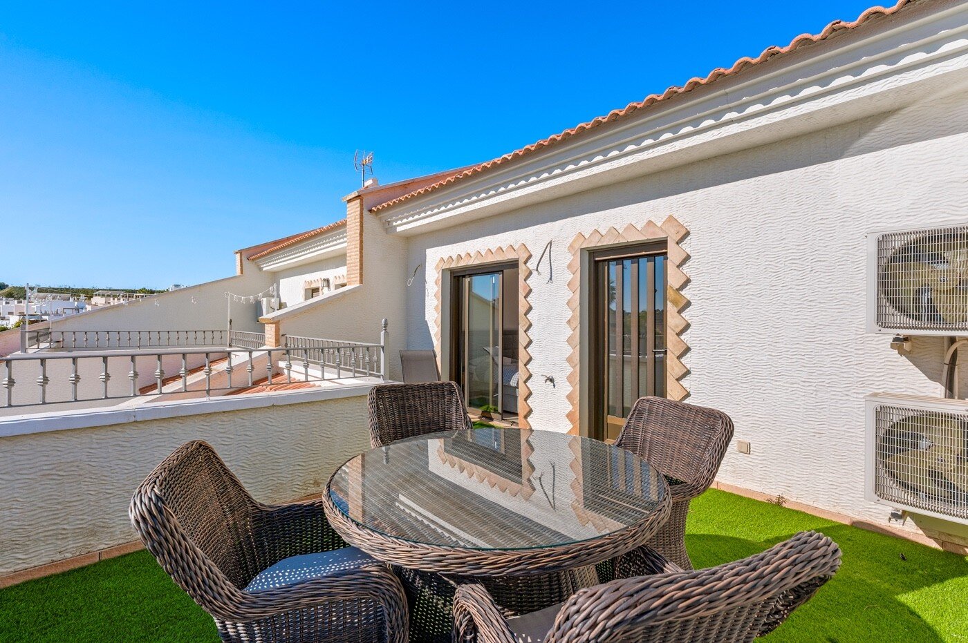 3-Bedroom House in San Miguel de Salinas - Image 31