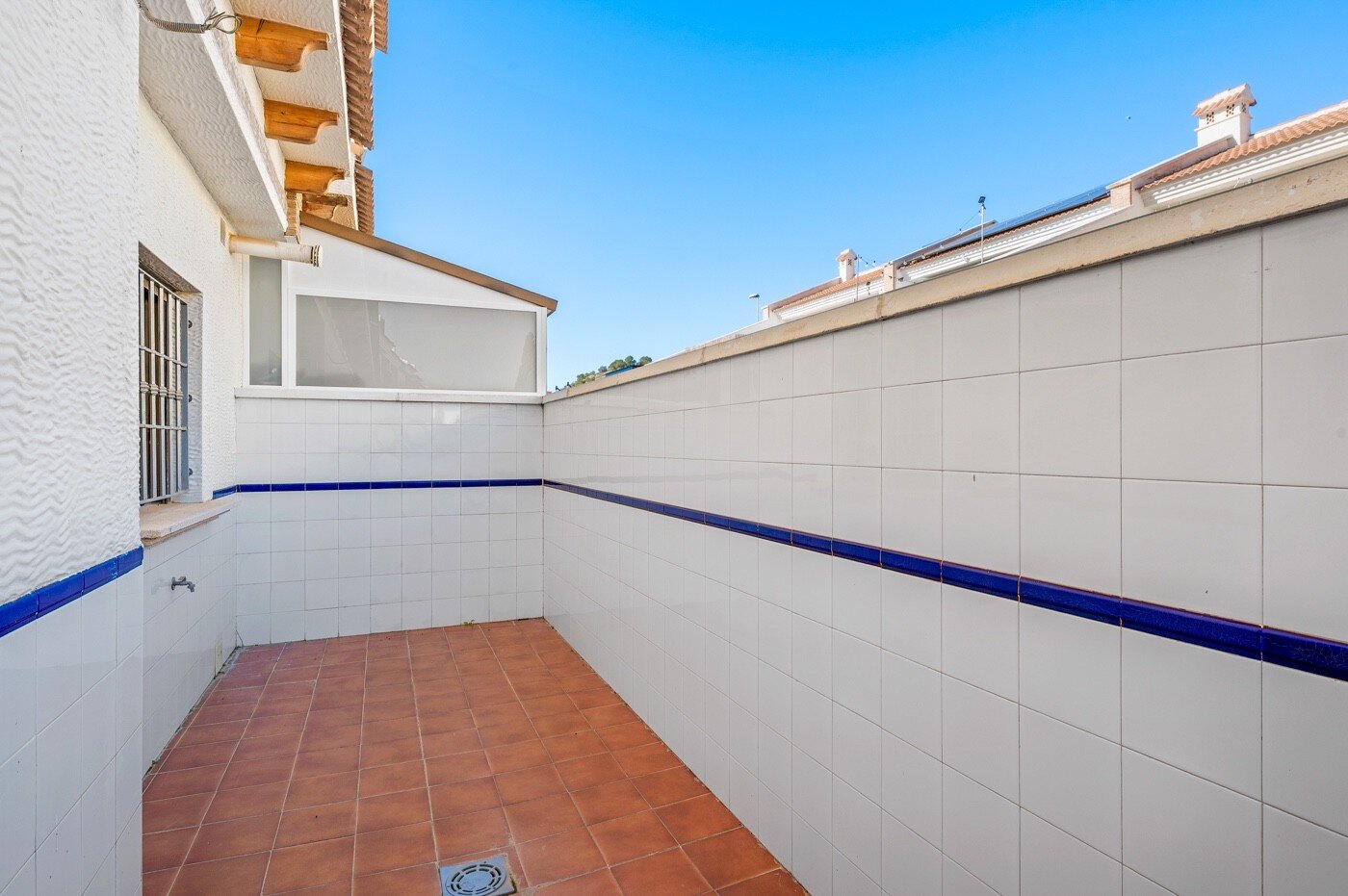 3-Bedroom House in San Miguel de Salinas - Image 34