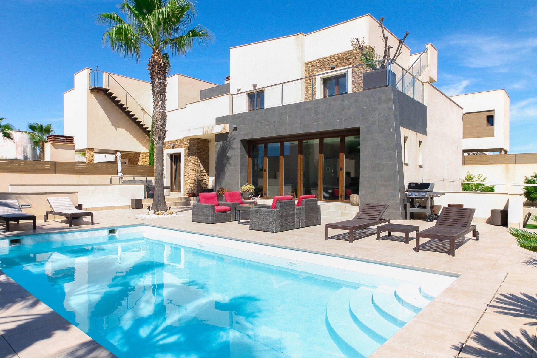 4-Bedroom Villa in Torreblanca, Torrevieja - Image 4