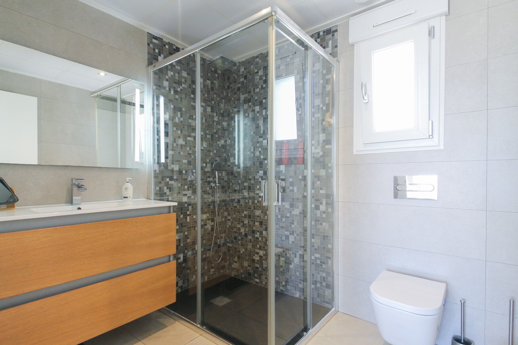 4-Bedroom Villa in Torreblanca, Torrevieja - Image 40