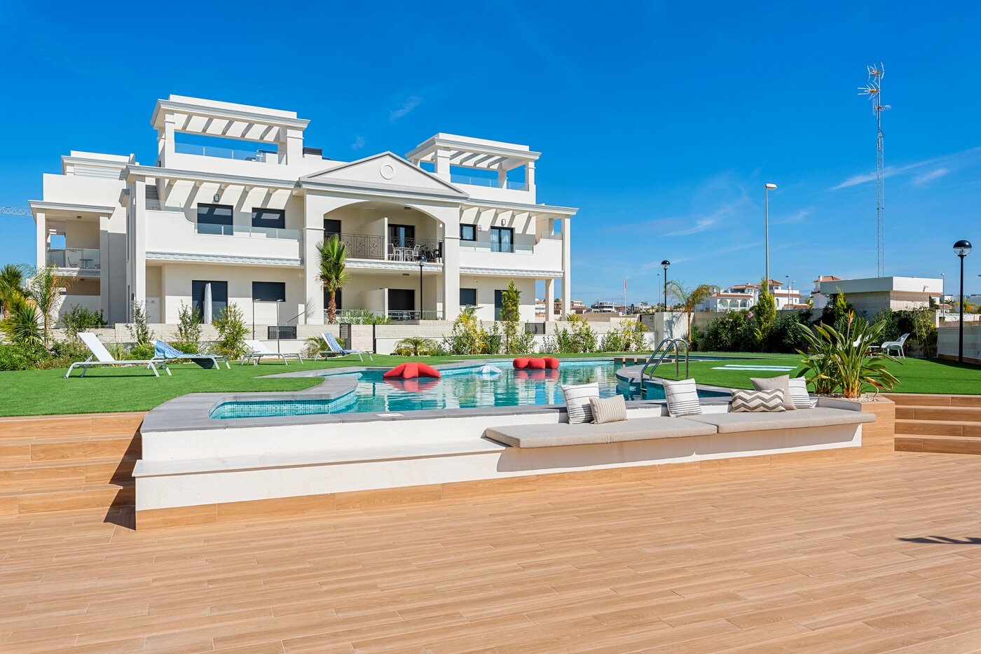 3-Bedroom Apartment in Rojales - Image 14