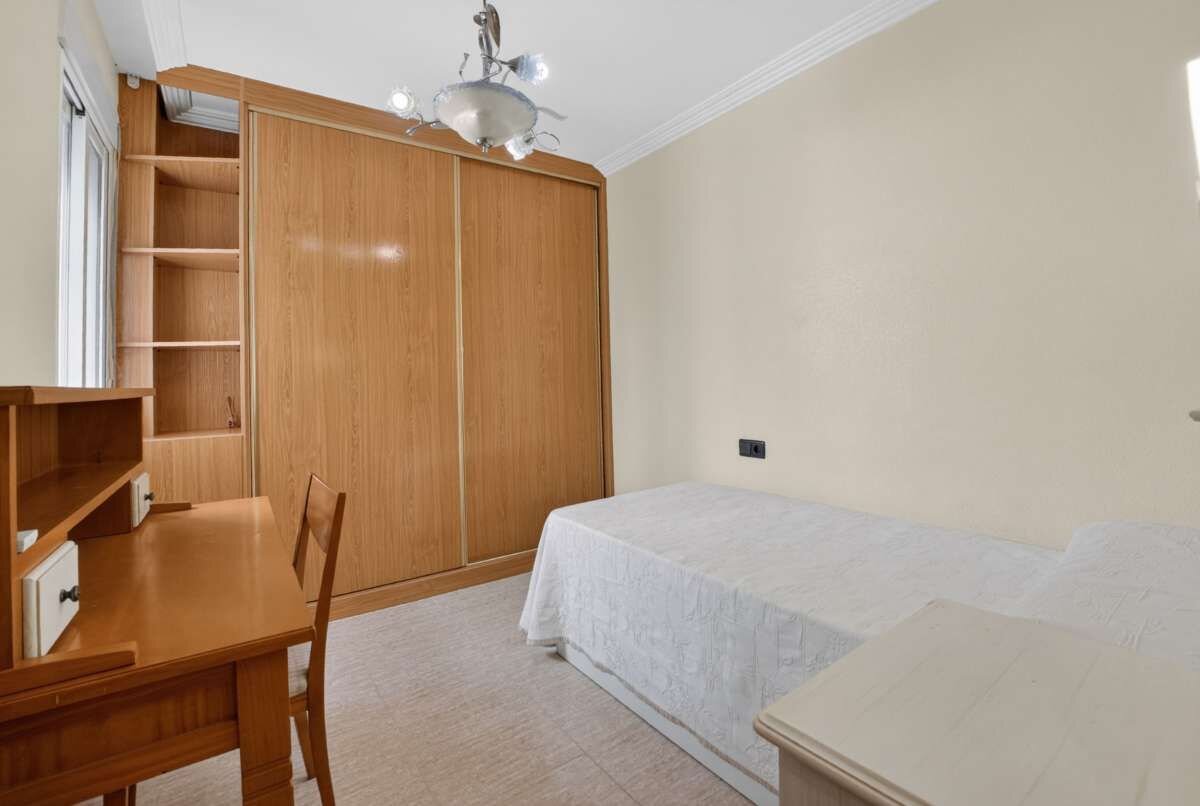 3-Bedroom Apartment in Centro, Torrevieja - Image 14