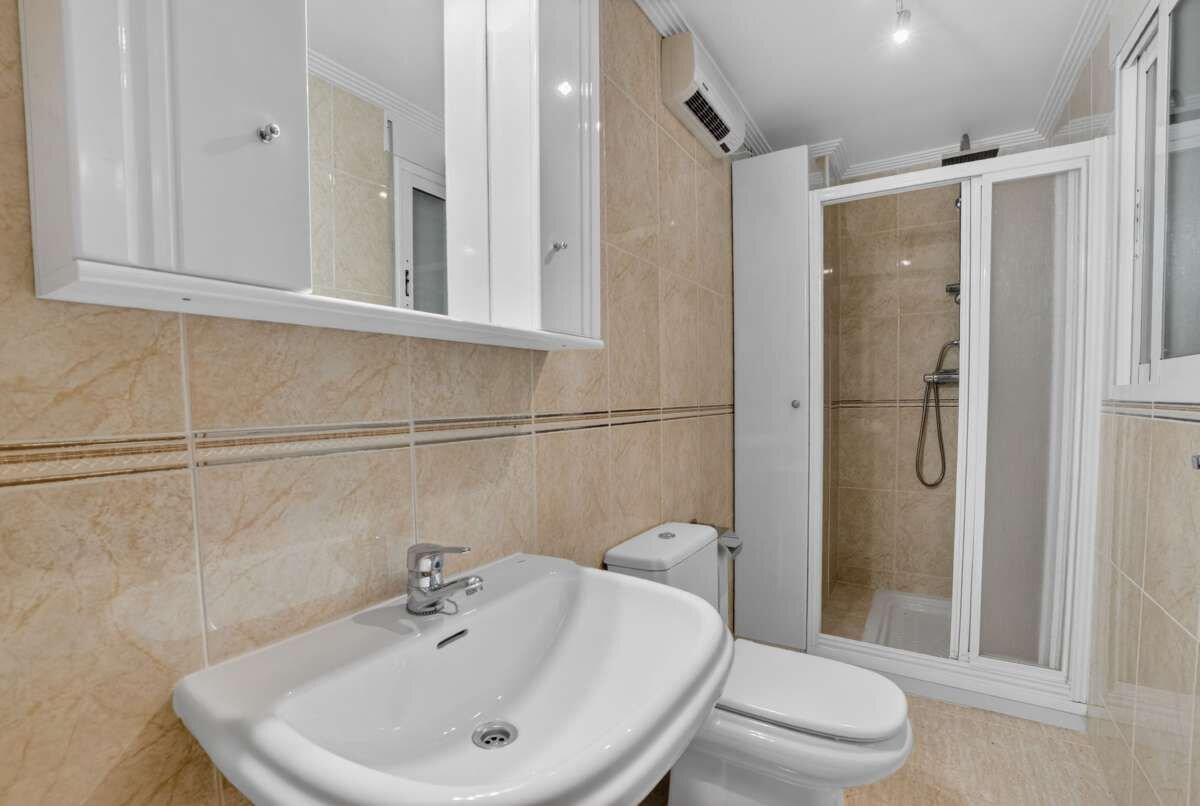3-Bedroom Apartment in Centro, Torrevieja - Image 16