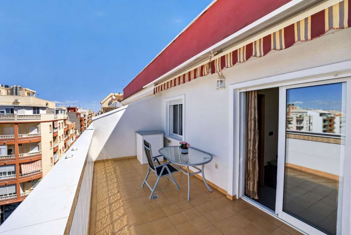 3-Bedroom Apartment in Centro, Torrevieja - Image 22