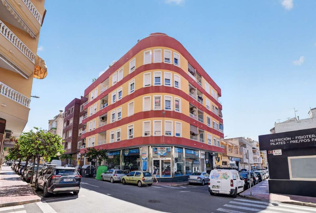 3-Bedroom Apartment in Centro, Torrevieja - Image 25