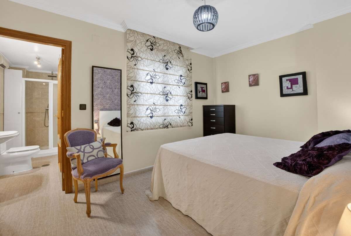 3-Bedroom Apartment in Centro, Torrevieja - Image 4
